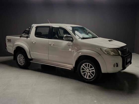 TOYOTA HILUX 3.0 SRV 4X4 CD 16V TURBO INTERCOOLER DIESEL 4P AUTOMÁTICO TOYOTA HILUX 3.0 SRV 4X4 CD 16V TURBO INTERCOOLER DIESEL 4P AUTOMÁTICO